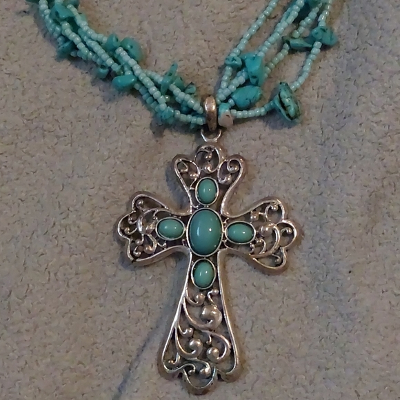 Turquoise beaded cross necklace - Picture 2 of 4